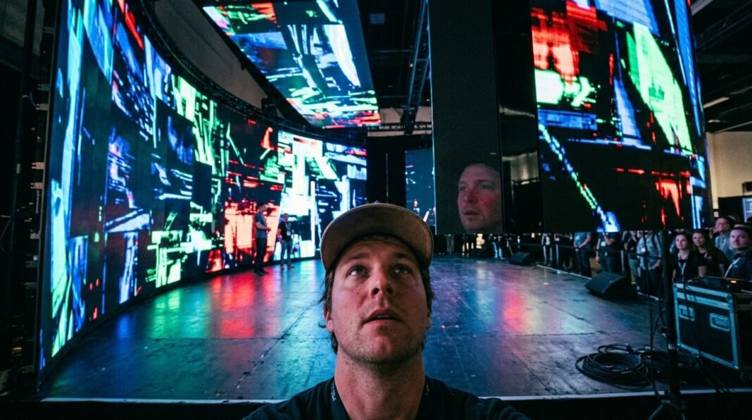 The End of Green Screens? How ‘The Volume’ Tech Just Made Movie Budgets Explode.